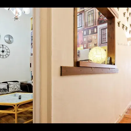 Angel House - Tram Room * Lissabon